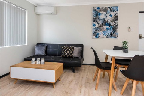 Bright 1BR Apartment Close To Foreshore & Cbd - Foster Accommodation 2