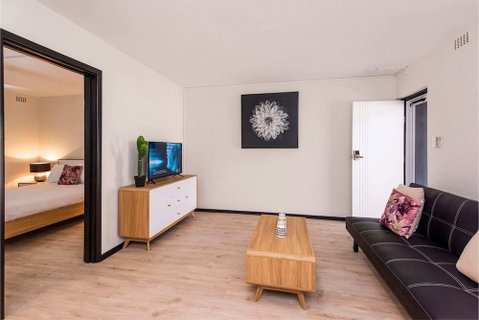 Convenient 1BR Apartment Close To Foreshore & Cbd - Foster Accommodation 3