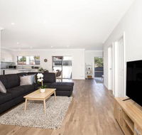 Callies Retreat I Pet Friendly I 3 Min Walk to Beach - Foster Accommodation