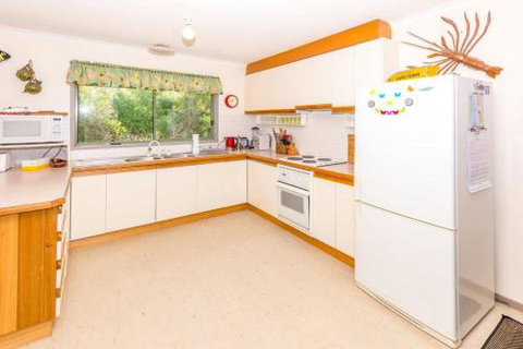 Sixteen Ash Ave Sandy Point - Foster Accommodation 3