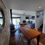 Iron Bark Chalet - Foster Accommodation 0
