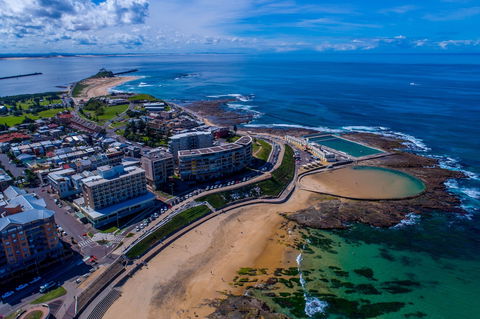 Arena On The Beach - Foster Accommodation 1