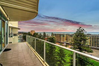 Penthouse Liberty Towers - Foster Accommodation 0