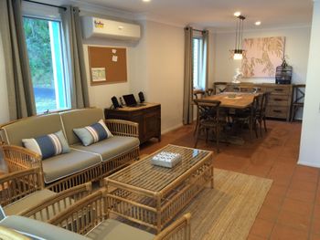Quiet Rural Retreat With Spa - Foster Accommodation 6