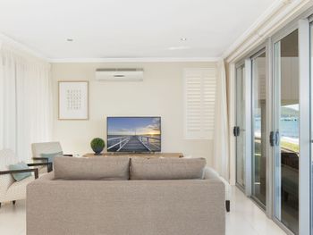 Soldiers Point Road 2 163 Seaside Splendour - Foster Accommodation 0