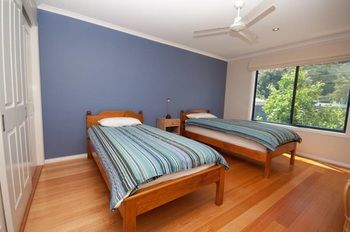 Holiday Makers - Foster Accommodation 0