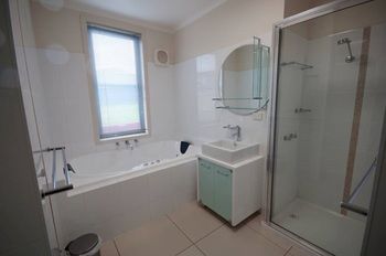 Holiday Makers - Foster Accommodation 4