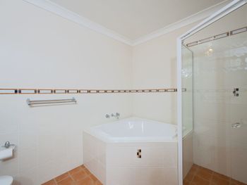 Lagoons Estate 6 Dowling Street - Foster Accommodation 4