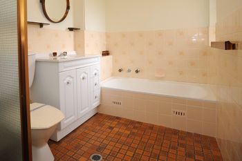 St George Unit 4 Nelson Bay - Foster Accommodation 1