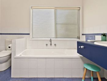 Bali Blue - Foster Accommodation 5