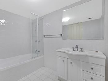 Atlantis Apartment Views For Days - Foster Accommodation 5