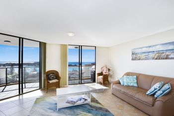 Atlantis Apartment Views For Days - Foster Accommodation 2