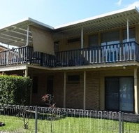 Lakeside Getaway - Foster Accommodation