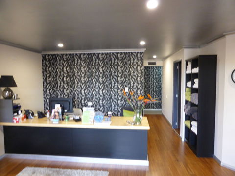 Tanoshii Spa & The Edge Spa Stay - Foster Accommodation 1