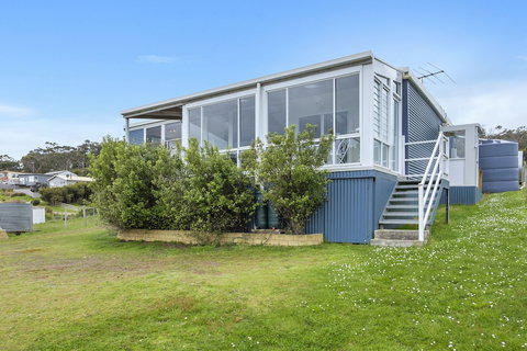 Blue Cottage Bruny Island - Foster Accommodation 1