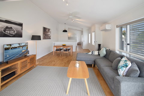 Villa 1 Lazy Days - Foster Accommodation 1