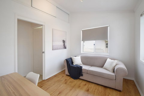 Villa 1 Lazy Days - Foster Accommodation 4