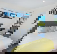 Round About Bulimba - Foster Accommodation