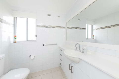 El Sandi Unit 11 - Foster Accommodation 1