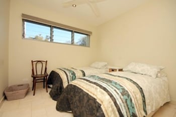 Lorikeet 2 - Foster Accommodation 1