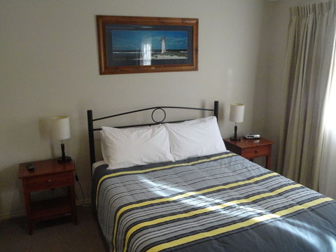 Victoria Lodge Motor Inn And Apartments - Foster Accommodation 4