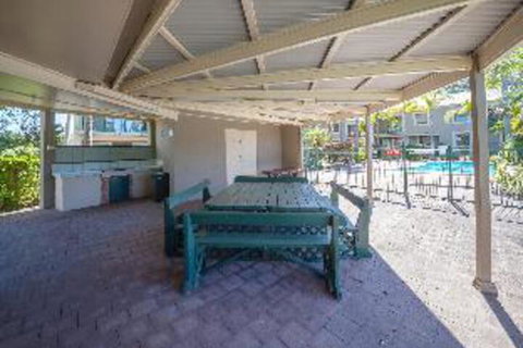 2 Bedroom Apartment Carindale - Foster Accommodation 2
