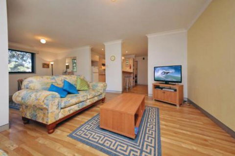 2 Bedroom Apartment Carindale - Foster Accommodation 5