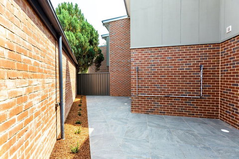 Wagga Apartments 1 - Foster Accommodation 2