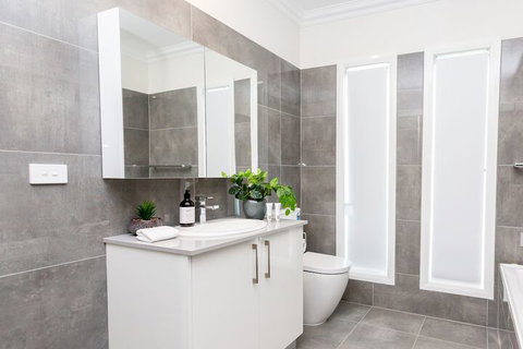 Wagga Apartments 1 - Foster Accommodation 5