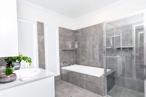 Wagga Apartments 1 - Foster Accommodation 6