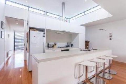 Anglesea Surf Beach Apartments - Foster Accommodation 4