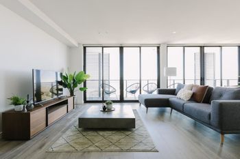 Super Spacious City View Apartments - Foster Accommodation 0