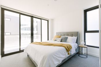 Super Spacious City View Apartments - Foster Accommodation 4