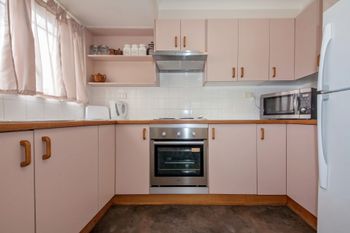 Carindale Unit 13 19 23 Dowling Street - Foster Accommodation 4