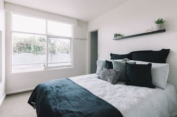 Cosy Melbourne Apartment Close To CBD - Foster Accommodation 5