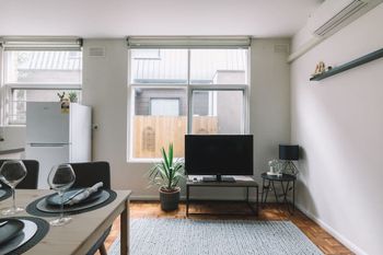 Cosy Melbourne Apartment Close To CBD - Foster Accommodation 4