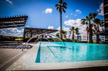 Modern Apartment With Pool & Spa - Foster Accommodation 0