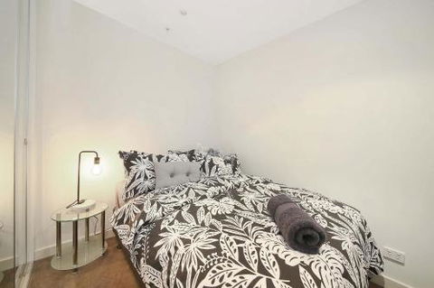 A Cozy 2BR CBD Apartment Near Bourke St. Mall - Foster Accommodation 1