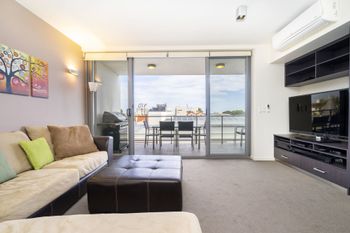 Executive Studio Inner City Apartment - Foster Accommodation 1