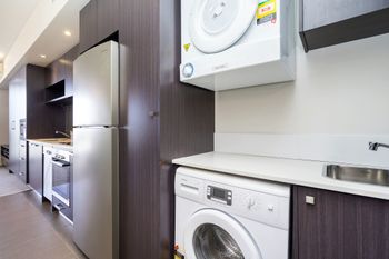 Executive Studio Inner City Apartment - Foster Accommodation 5