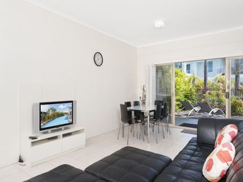 Sandy Point Road Unit 337 265 Pacific Blue - Foster Accommodation 1