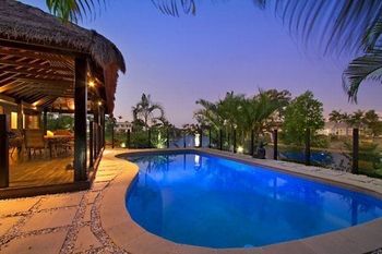 Bali Hut On Water - Foster Accommodation 0