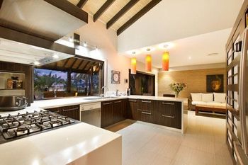 Bali Hut On Water - Foster Accommodation 2