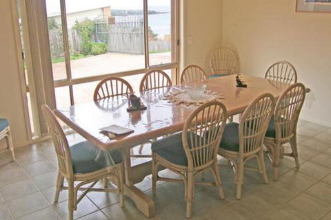 Water View House At Orient Point - Foster Accommodation 5