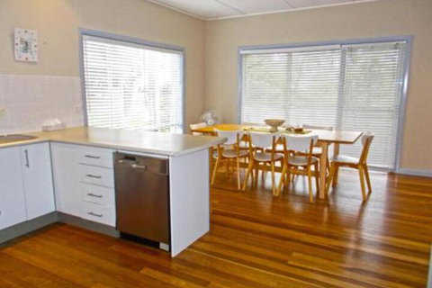 Trade Winds At Callala Beach - Foster Accommodation 4