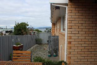 Newly Renovated Unit Waters Edge - Foster Accommodation 2