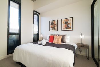Phoenix On Curzon Rejuvenate Stays - Foster Accommodation 2