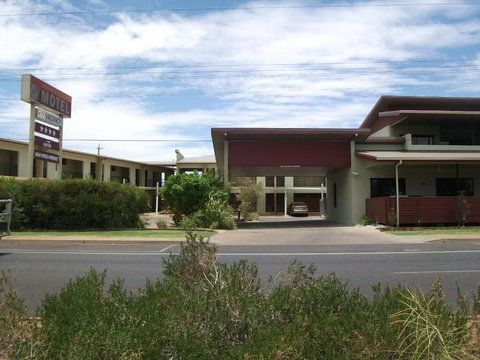 Spinifex Motel & Serviced Apartments - Foster Accommodation 2