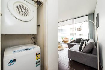 Executive Two Bed Penthouse Studio In The City - Foster Accommodation 5