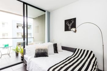 Executive Two Bed Penthouse Studio In The City - Foster Accommodation 1